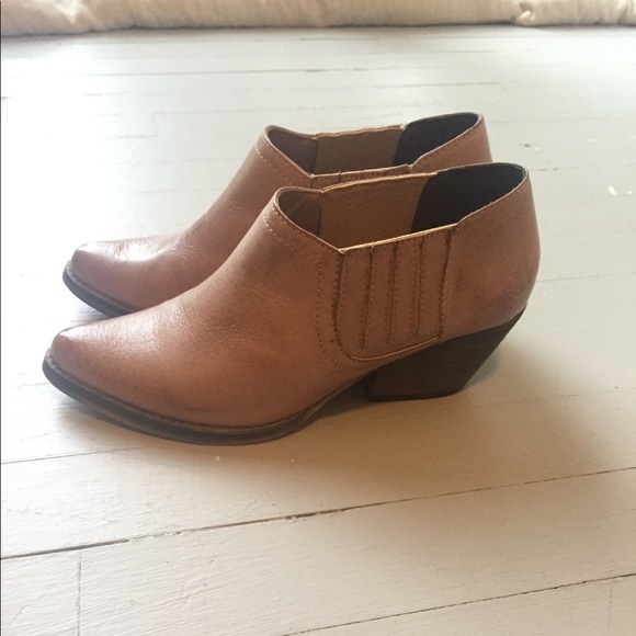 Very Volatile LosAngeles Leather Ankle Boot Sz 5.5 - Picture 6 of 6